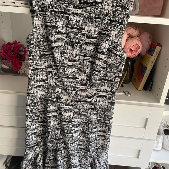 Great fashionable work dress by DVF - Picture 4 of 4